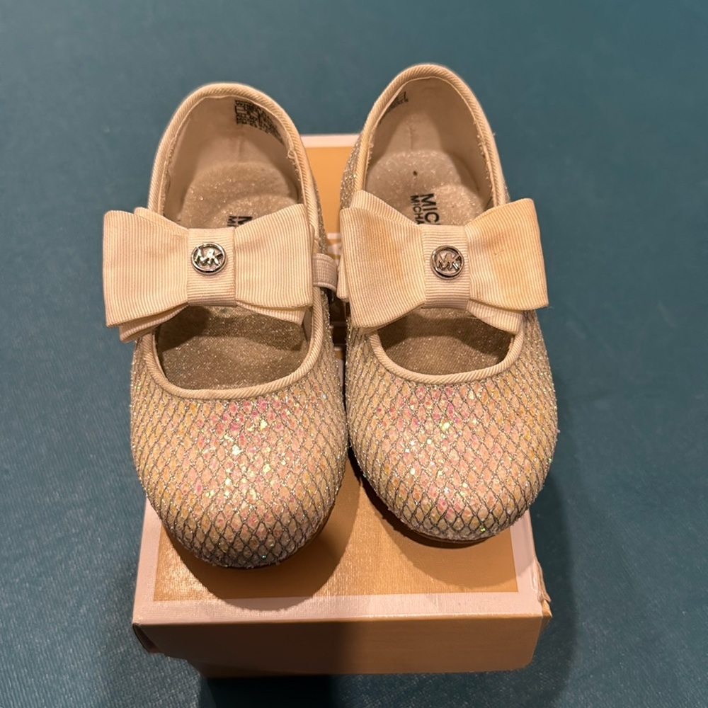 Michael Kors | toddler girl’s dress shoes size 6T